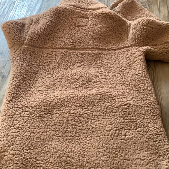 ❌SOLD❌Abercrombie & Finch Sherpa - Picture 7 of 7